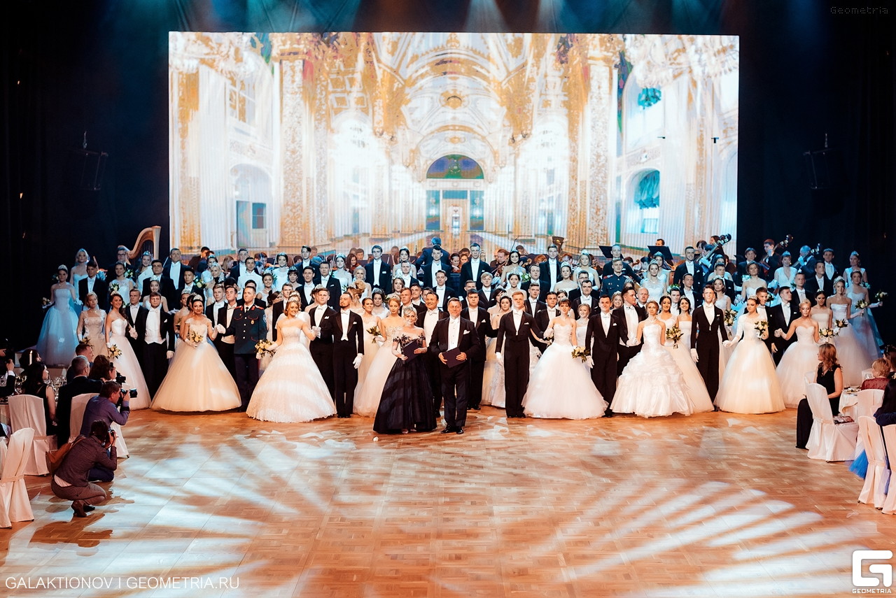 благотворительный бал 19 века. венский оперный бал дебютантка. благотворительный батл. как назывался благотворительный бал организованный. бал «петровская ассамблея» москва.